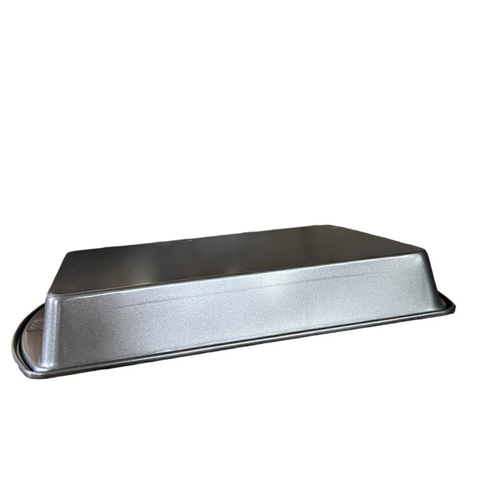 Wilton rectangular baking pan 13x9x2 - Picture 5 of 5